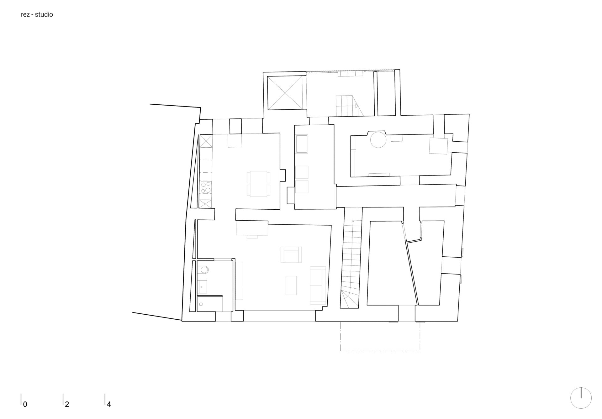 Plan du rez-de-chaussée, studio, loggia habitable, espace extérieur de plein pied, espace extérieur de qualité, vue et ensoleillement, transformation, agrandissement rénovation, isolation de façades, qualité énergétique, efficience énergétique, installation de pompe à chaleur, aménagement moderne, architecture moderne, espaces de vie lumineux, espaces de vie ouvert, espace jour ouvert, espace extérieur, architecte Sion, architecte valais, habitation à Saint-Léonard, préservation du patrimoine, intégration à l'existant, rénovation d'habitation